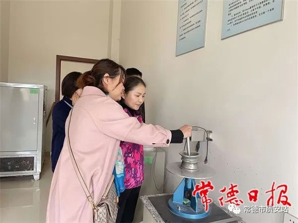 常德市采取“雙隨機(jī)、一公開”，抽檢22家預(yù)拌砼、預(yù)拌砂漿生產(chǎn)企業(yè)
